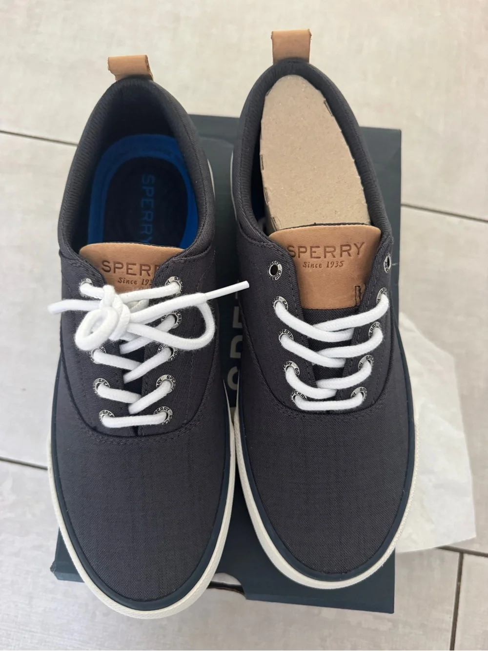 Sperry Men's navy Canvas Lace-Up Sneakers